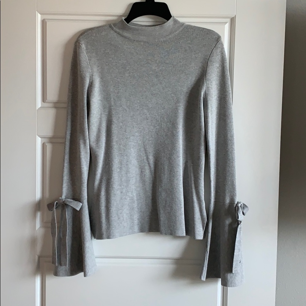 VENUS bell sleeve sweater